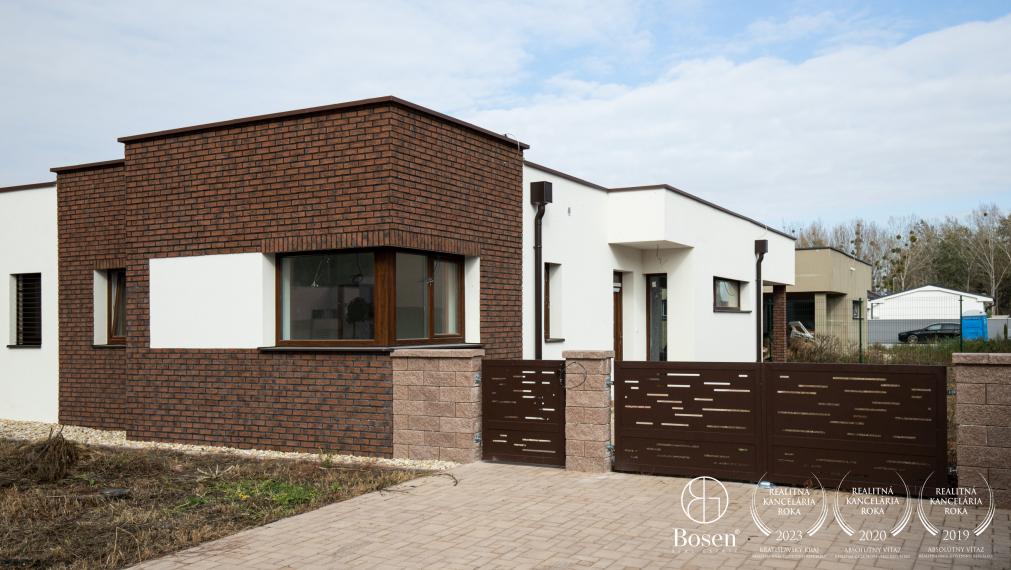 BOSEN | Rodinný dom s dvoma bytovými jednotkami s TEPELNÝM ČERPADLOM V CENE, Dunajský Klátov