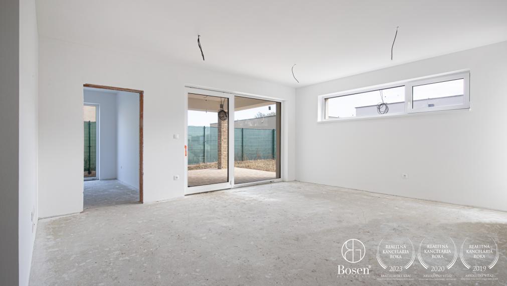 BOSEN | Rodinný dom s dvoma bytovými jednotkami s TEPELNÝM ČERPADLOM V CENE, Dunajský Klátov