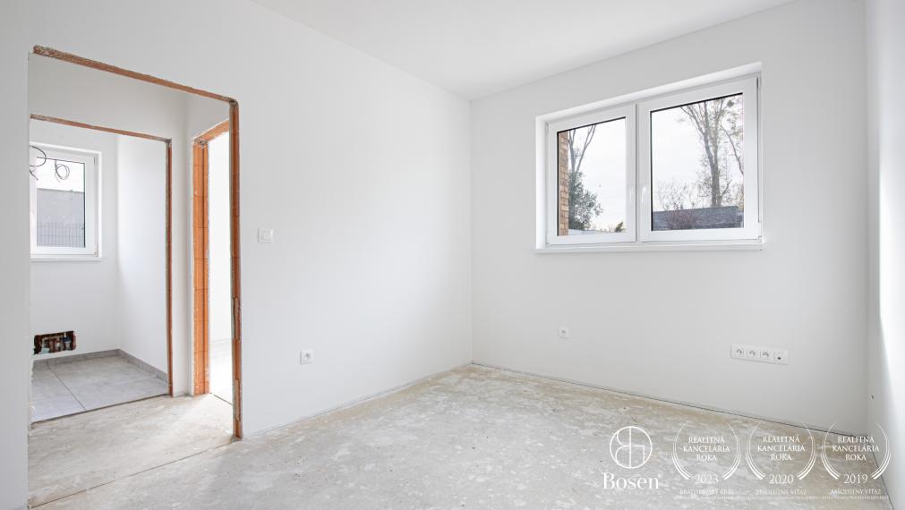 BOSEN | Rodinný dom s dvoma bytovými jednotkami s TEPELNÝM ČERPADLOM V CENE, Dunajský Klátov