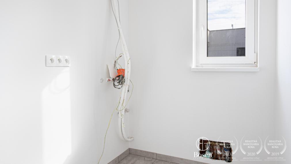 BOSEN | Rodinný dom s dvoma bytovými jednotkami s TEPELNÝM ČERPADLOM V CENE, Dunajský Klátov