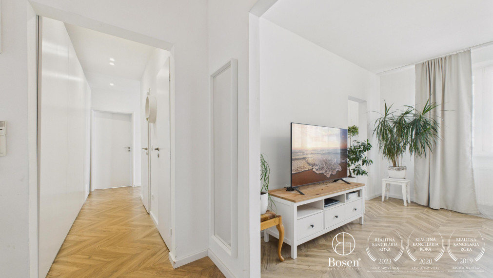 Na predaj moderný 3-izbový byt po rekonštrukcii pri lese.