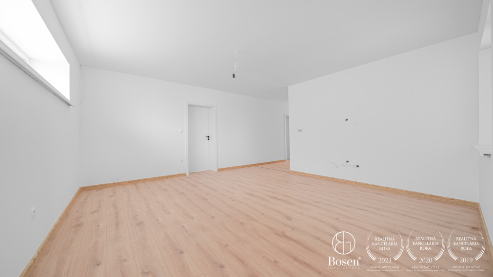 BOSEN | Moderný rodinný dom 147 m2 s veľkou záhradou, garáž, pivnica, Veľké Dvorníky