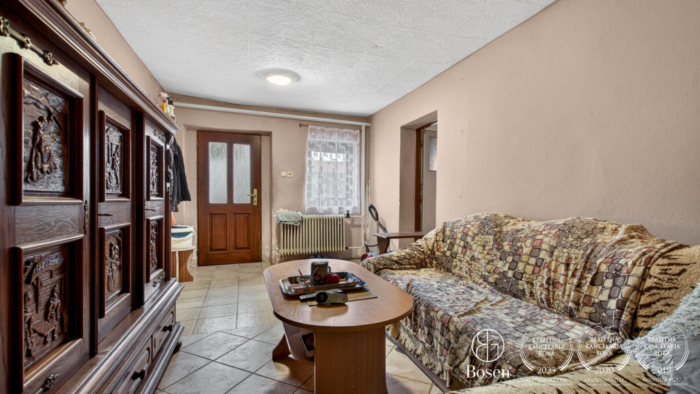 BOSEN | Na predaj rodinný domček vhodný na chalupu s veľkým pozemkom, Moravský Svätý ján