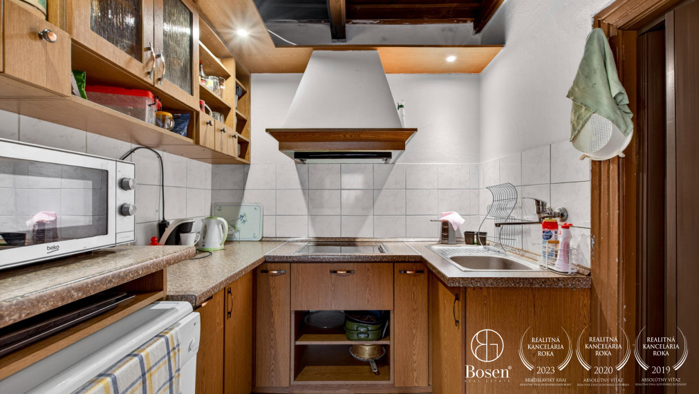 BOSEN | Na predaj rodinný domček vhodný na chalupu s veľkým pozemkom, Moravský Svätý ján