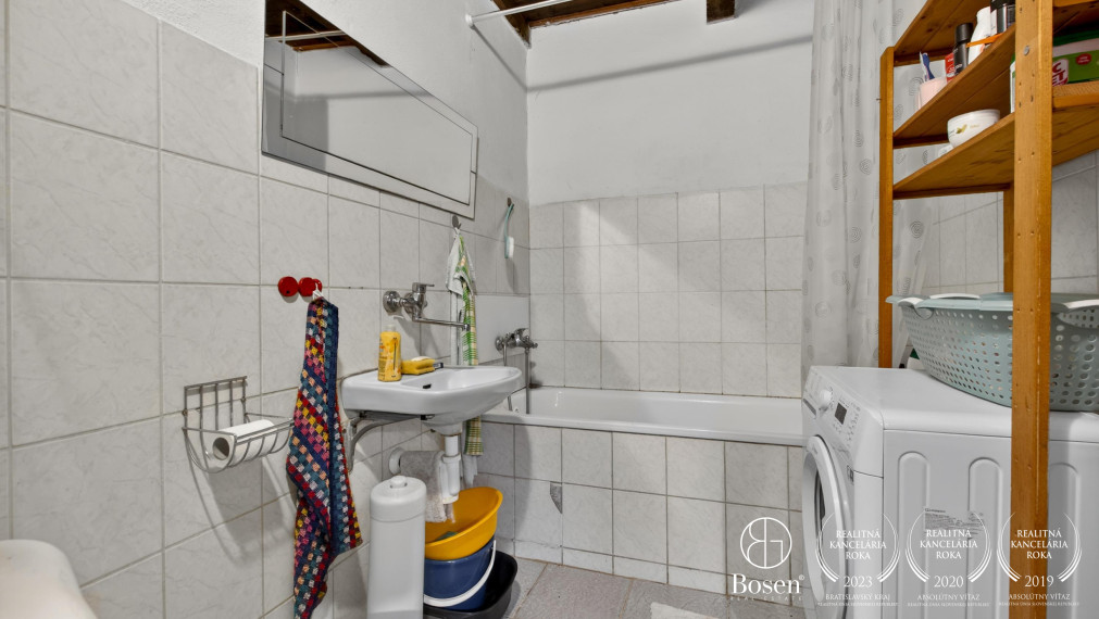 BOSEN | Na predaj rodinný domček vhodný na chalupu s veľkým pozemkom, Moravský Svätý ján