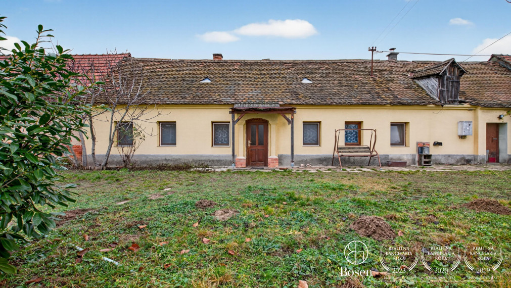BOSEN | Na predaj rodinný domček vhodný na chalupu s veľkým pozemkom, Moravský Svätý ján
