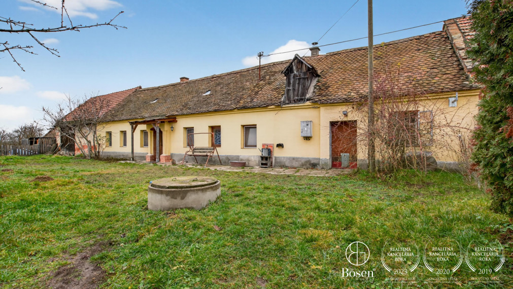BOSEN | Na predaj rodinný domček vhodný na chalupu s veľkým pozemkom, Moravský Svätý ján