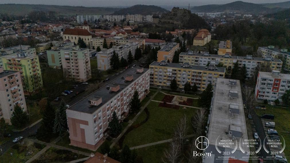 BOSEN | 2 izbový byt s balkónom v perfektnej lokalite, 64m2