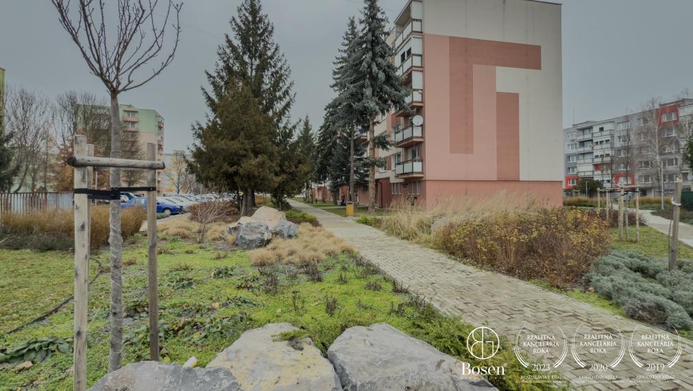 BOSEN | 2 izbový byt s balkónom v perfektnej lokalite, 64m2