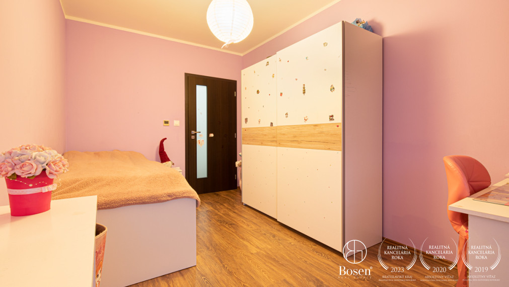 BOSEN GROUP | 3-izbový byt s terasou a 2 parkovacími miestami, Veľké Dvorníky