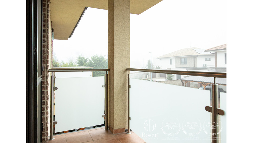 BOSEN GROUP | 3-izbový byt s terasou a 2 parkovacími miestami, Veľké Dvorníky