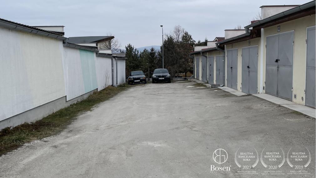 !REZERVOVANÉ!Ponúkame Vám na predaj garáž na sídlisku Šípok