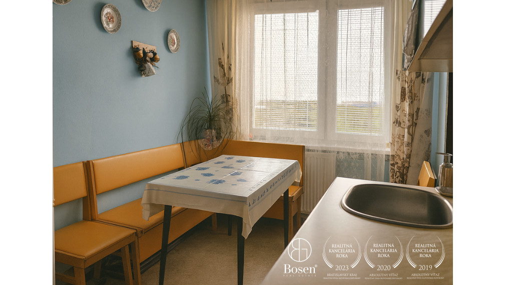 PREDANÉ| ARISE| 4-izbový byt s loggiou a výhľadom na Bratislavu, Rača