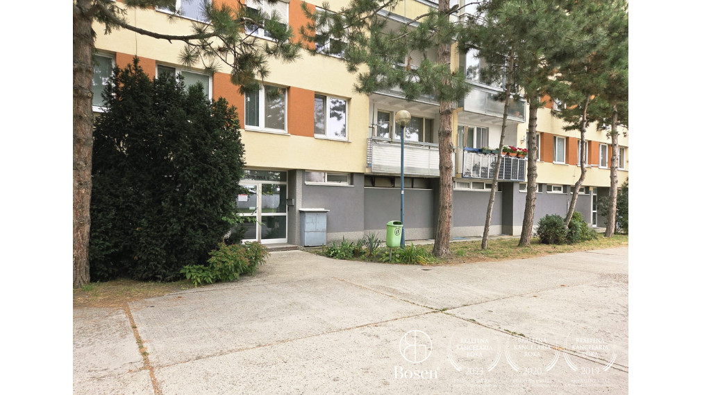 PREDANÉ| ARISE| 4-izbový byt s loggiou a výhľadom na Bratislavu, Rača