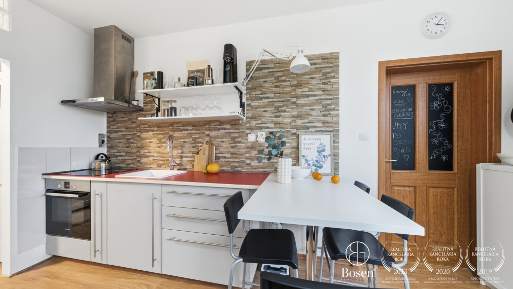 LOYALTERS | 2 izbový byt s predzáhradkou v Moste pri Bratislave