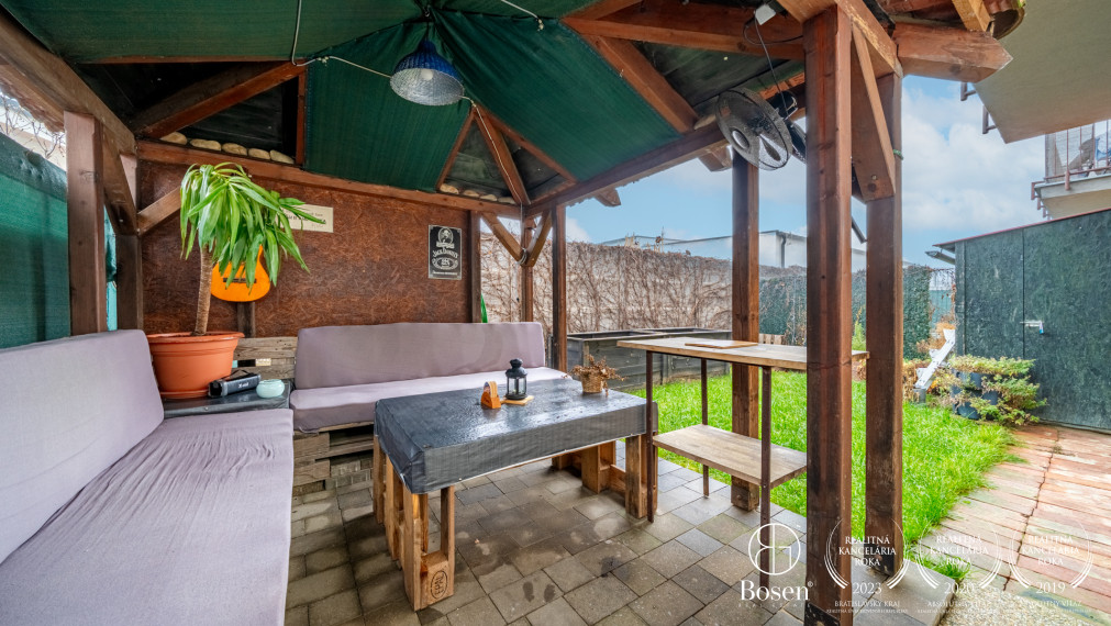 LOYALTERS | 2 izbový byt s predzáhradkou v Moste pri Bratislave