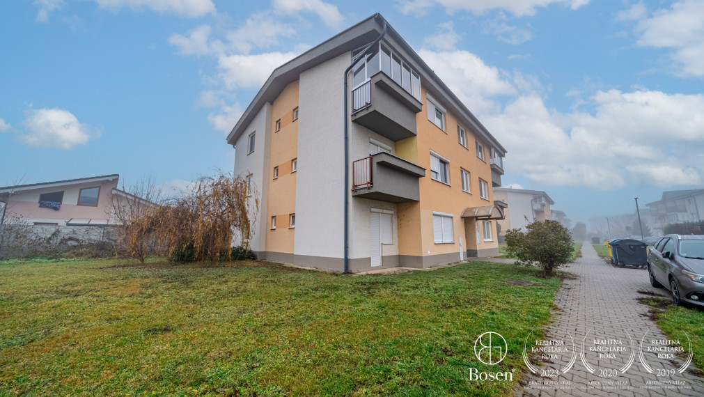 LOYALTERS | 2 izbový byt s predzáhradkou v Moste pri Bratislave