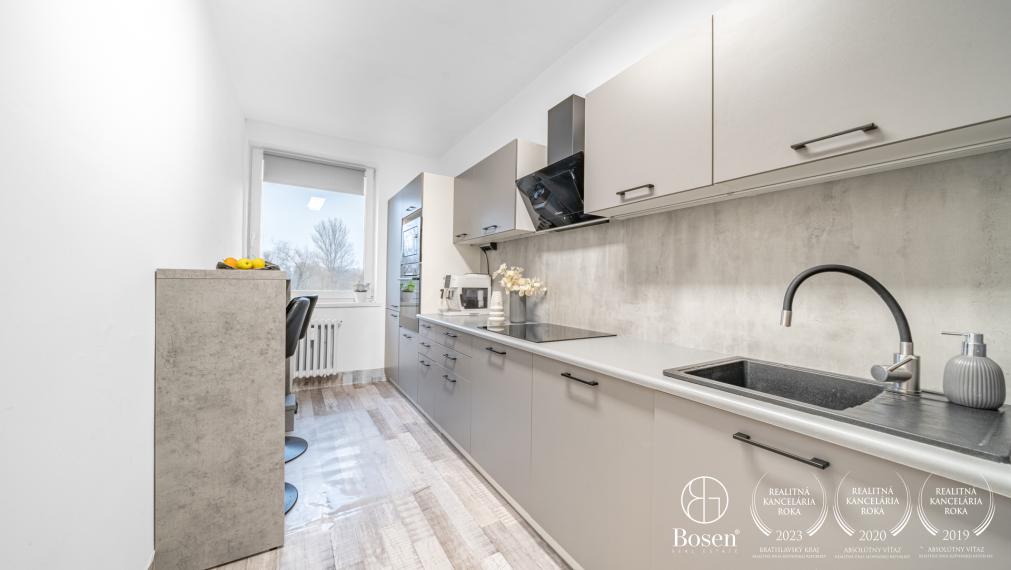 BOSEN | 3 izbový zrekonštruovaný byt s dvomi loggiami, 77,19m2, Topolčianska, Petržalka