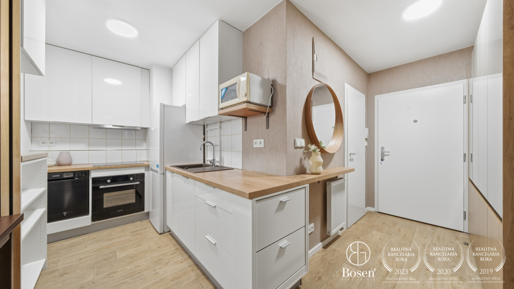 BOSEN | Praktický 1 izbový byt s veľkým balkónom, Rustaveliho ul., Rača-BA