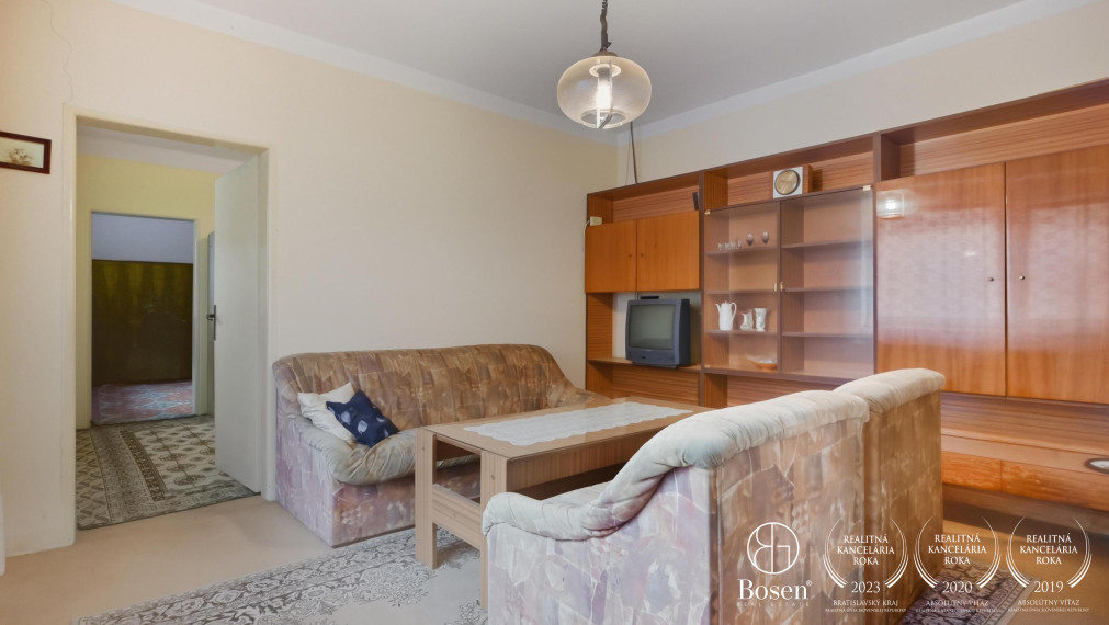 BOSEN | 4 izbový rodinný dom s veľkým pozemkom 1223m2, Malé Leváre