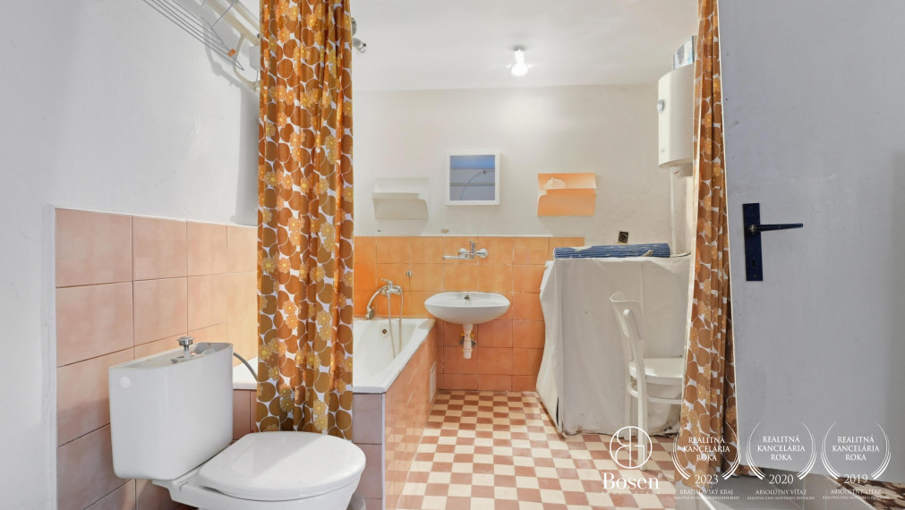 BOSEN | 4 izbový rodinný dom s veľkým pozemkom 1223m2, Malé Leváre