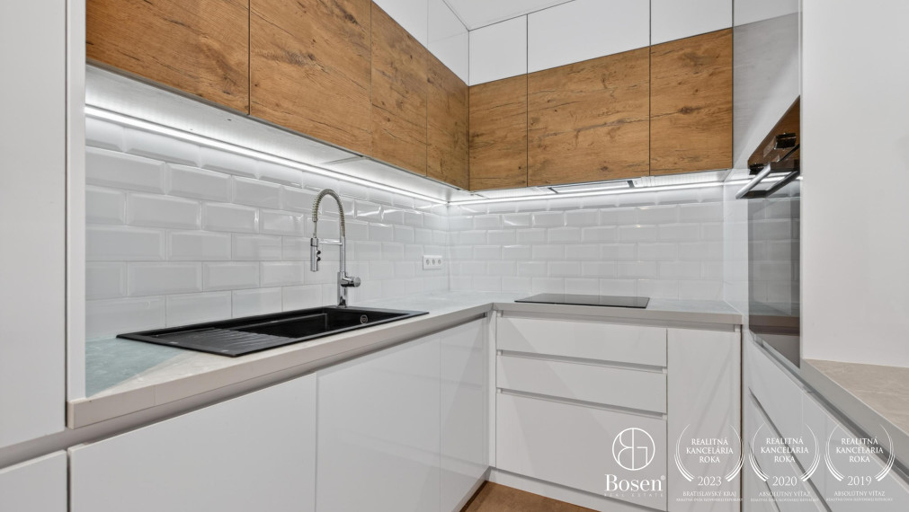 BOSEN | Veľkometrážny 2 izbový byt 85m2, Staré Mesto