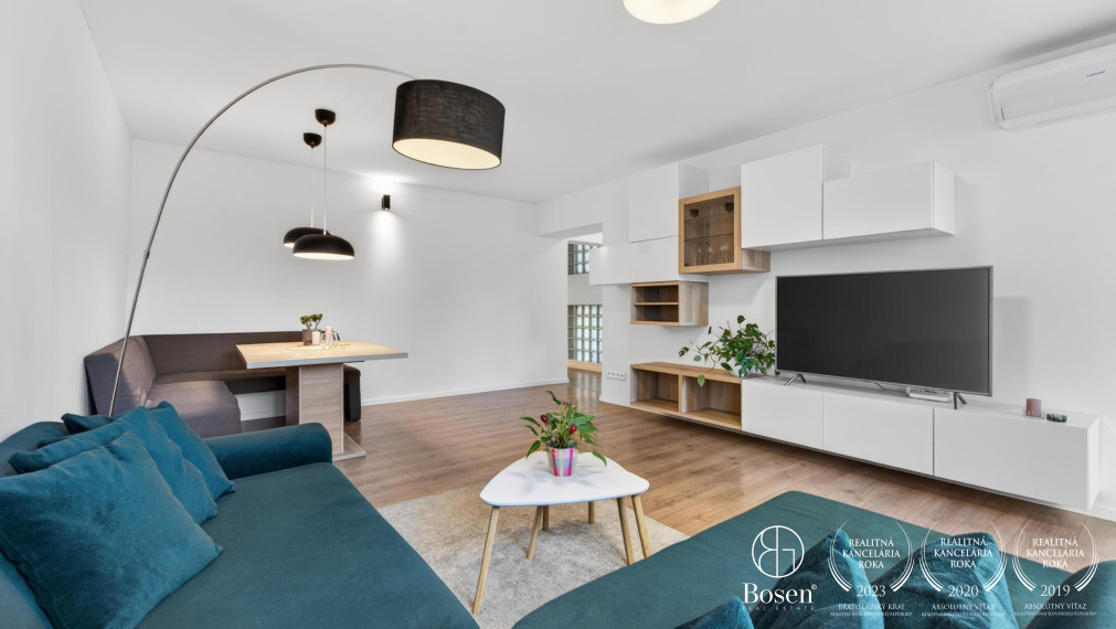 BOSEN | Veľkometrážny 2 izbový byt 85m2, Staré Mesto