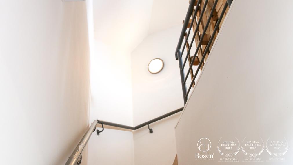 BOSEN | Na prenájom obchodný priestor na pešej zóne DS, 79 m2