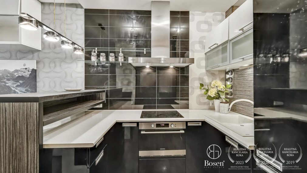 Ponúkame na prenájom 1 izbový byt. Voľný od decembra 2025