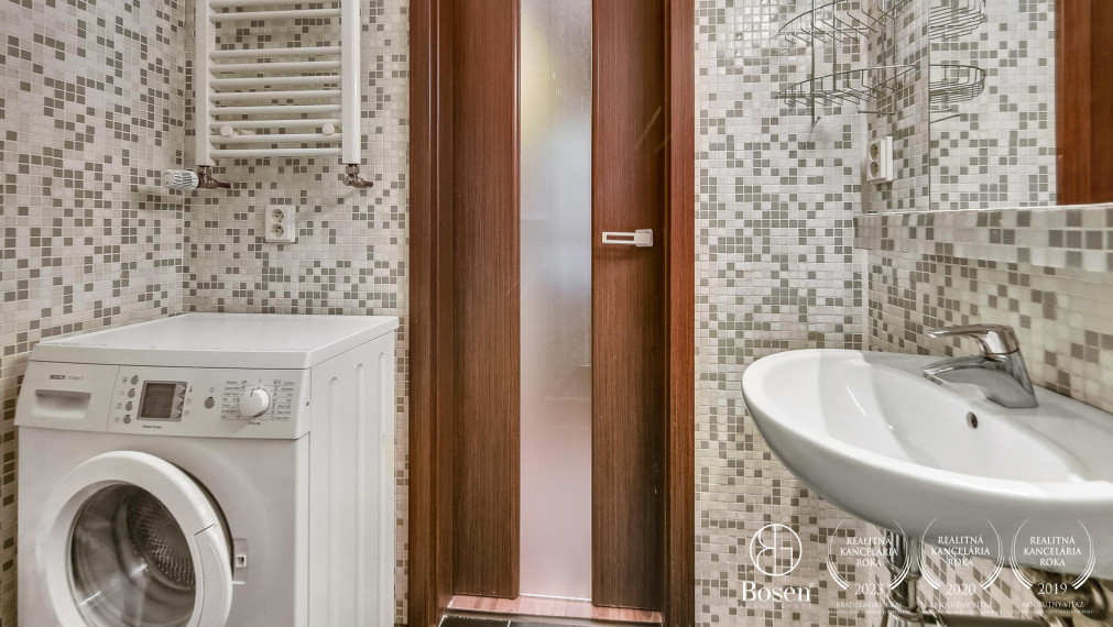 Ponúkame na prenájom 1 izbový byt. Voľný od decembra 2025