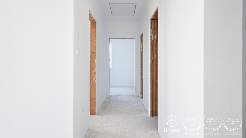 BOSEN | Ďalší, 4i RD s garážou v novej zástavbe v Povode