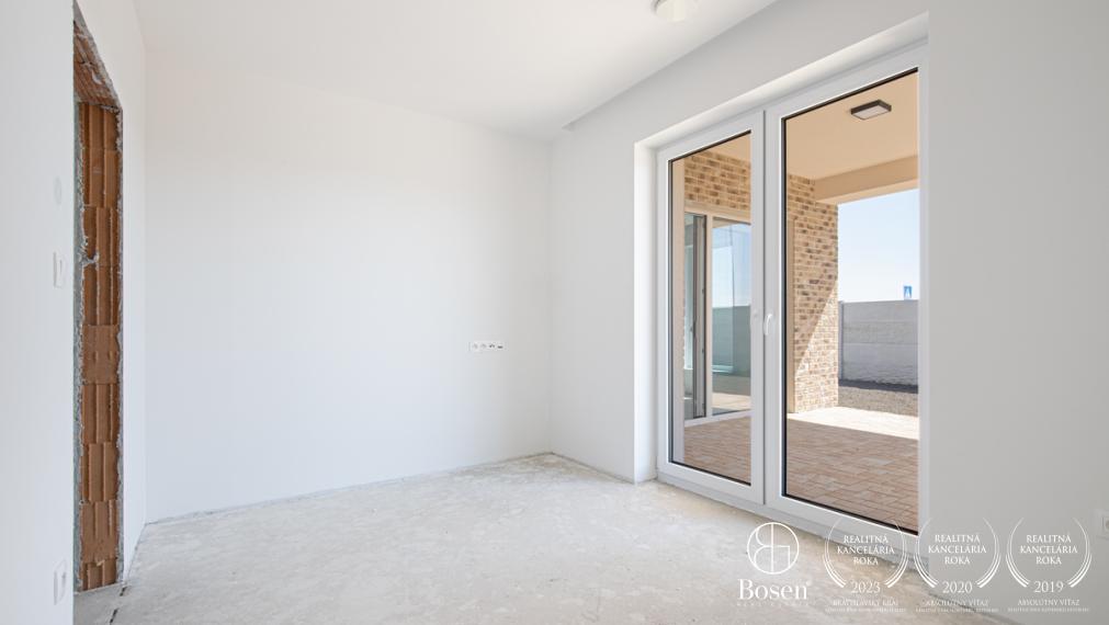 BOSEN | Ďalší, 4i RD s garážou v novej zástavbe v Povode