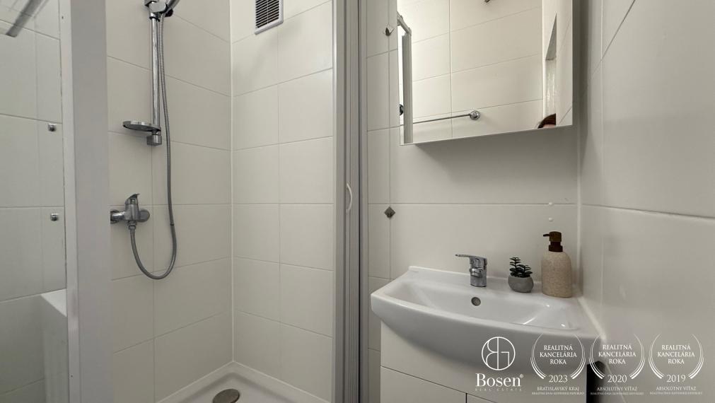 BOSEN | Renovated 1-room apartment – be the first tenant, Tilgnerova, Bratislava, 31 m²