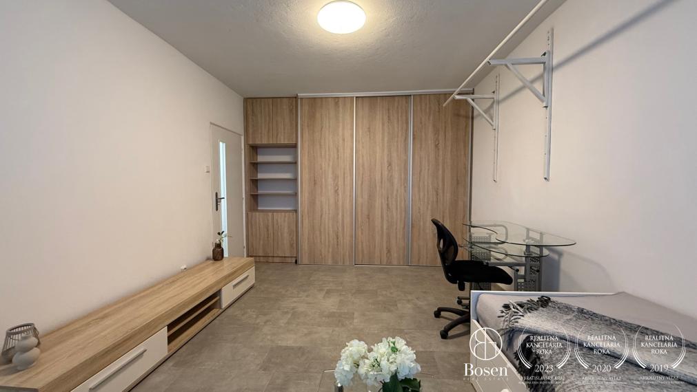 BOSEN | Renovated 1-room apartment – be the first tenant, Tilgnerova, Bratislava, 31 m²