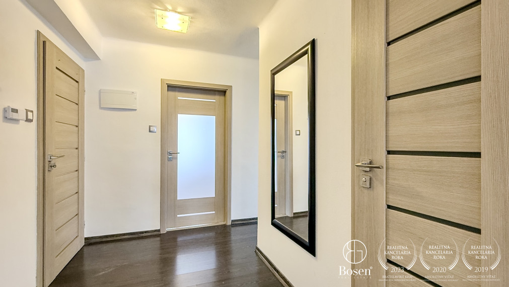 BOSEN | Zrekonštruovaný 3 izbový byt s balkónom, 85m2