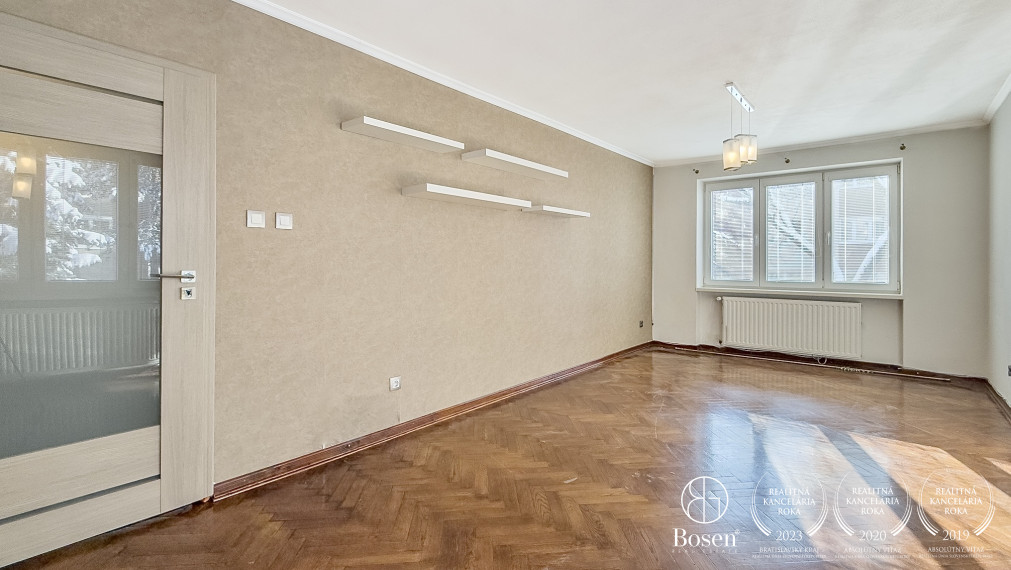 BOSEN | Zrekonštruovaný 3 izbový byt s balkónom, 85m2