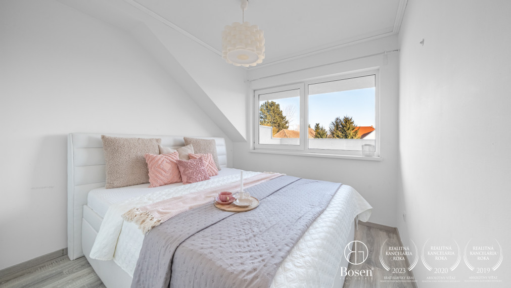 BOSEN |Útulný 3-izb. byt s balkónom a parkovaním – pokojné bývanie