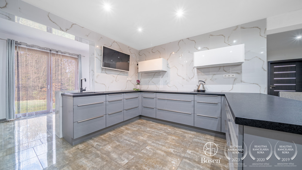 BOSEN | Výnimočný dom. Výnimočná lokalita. Inteligentná investícia. KILB