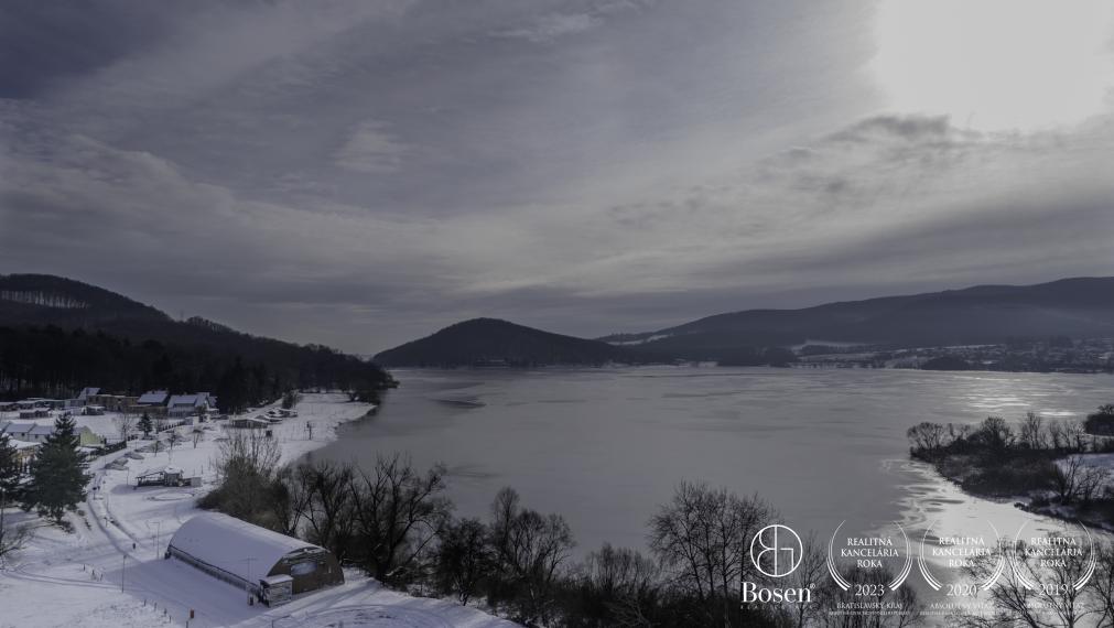 BOSEN | Chata priamo pri vodnej nádrži Ružiná