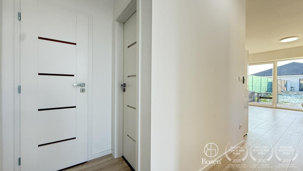 BOSEN | Zariadený trojizbový dom v novej tichej lokalite, Miloslavov, Vrbová, 425 m2