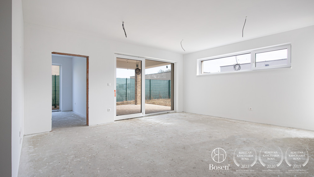 BOSEN | Rodinný dom s dvoma bytovými jednotkami s TEPELNÝM ČERPADLOM V CENE, Dunajský Klátov