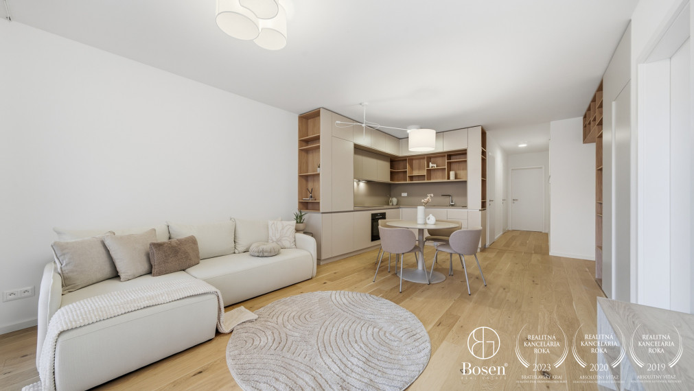 BOSEN | ZWIRN: Kompletne zariadený 3 izbový byt s parkovaním