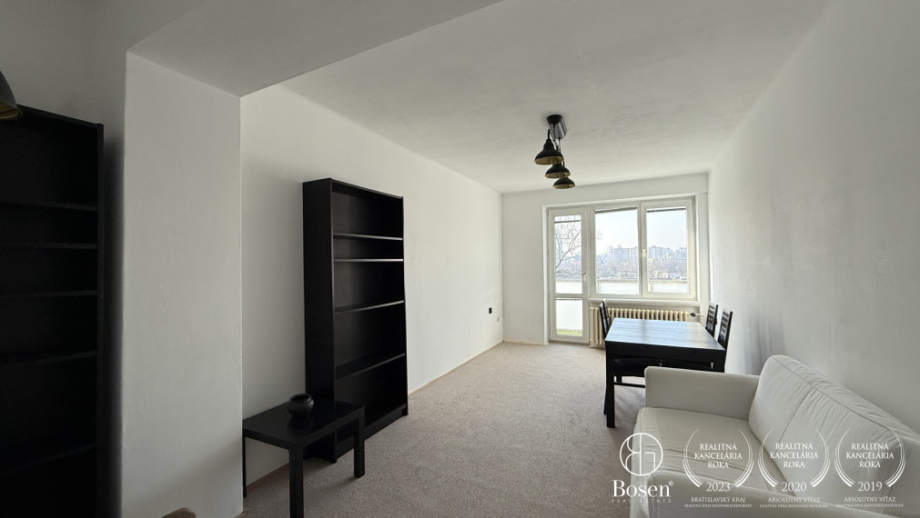 Priestranný 2 izb.byt s balkónom, Štrkovecké jazero, Ružinov, Stropkovská, 60 m2