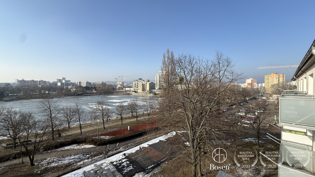 Priestranný 2 izb.byt s balkónom, Štrkovecké jazero, Ružinov, Stropkovská, 60 m2