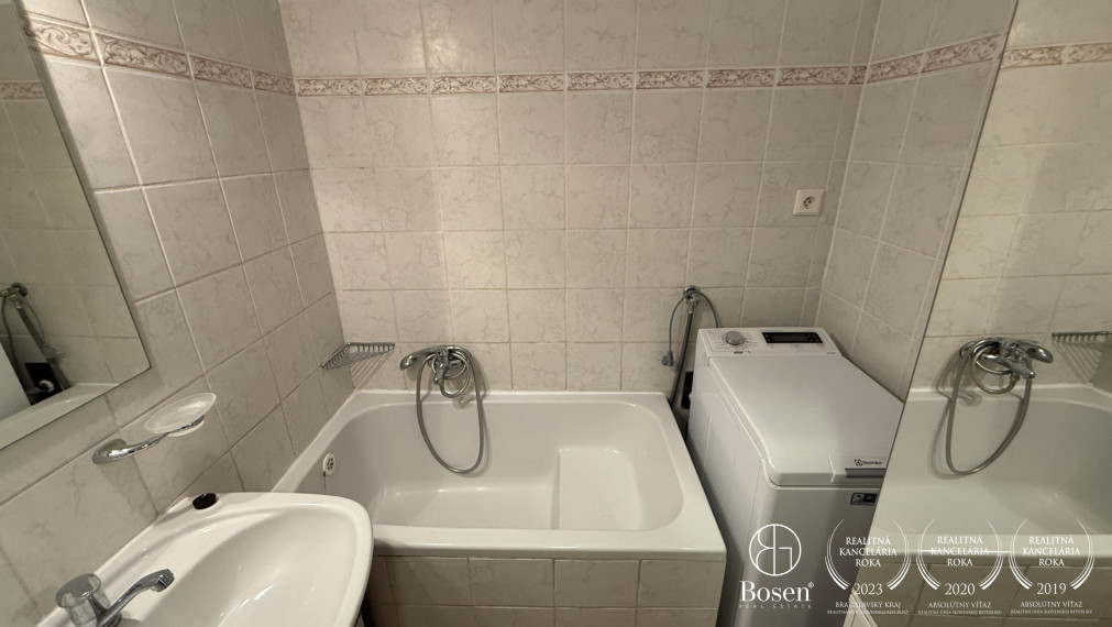 Priestranný 2 izb.byt s balkónom, Štrkovecké jazero, Ružinov, Stropkovská, 60 m2