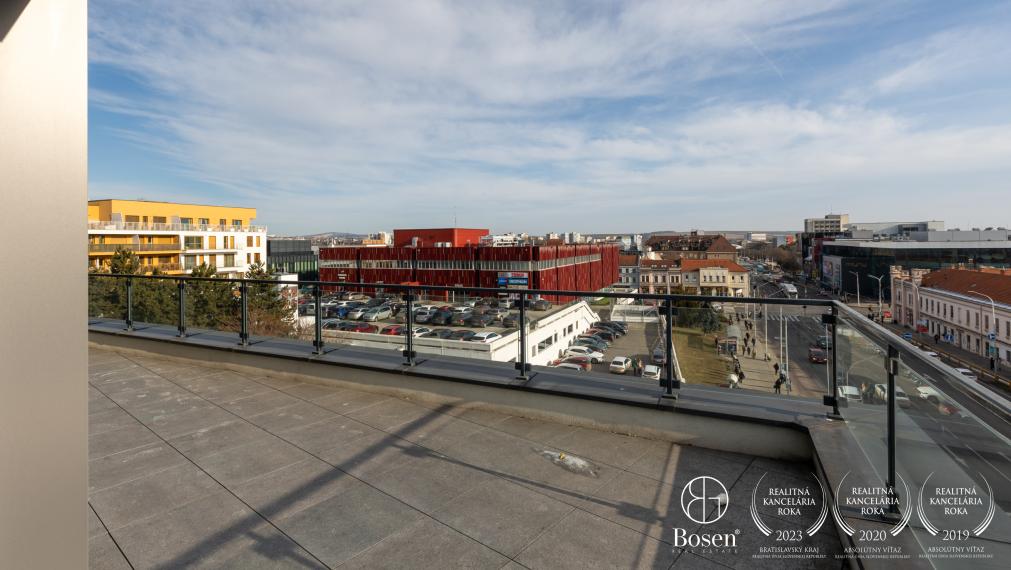 BOSEN | TABÁŇ BUSINESS LOUNGE offices in the heart of Nitra 6th floor