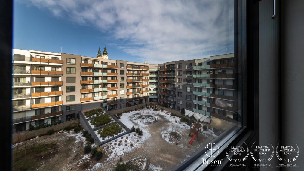 BOSEN | TABÁŇ BUSINESS LOUNGE offices in the heart of Nitra 6th floor