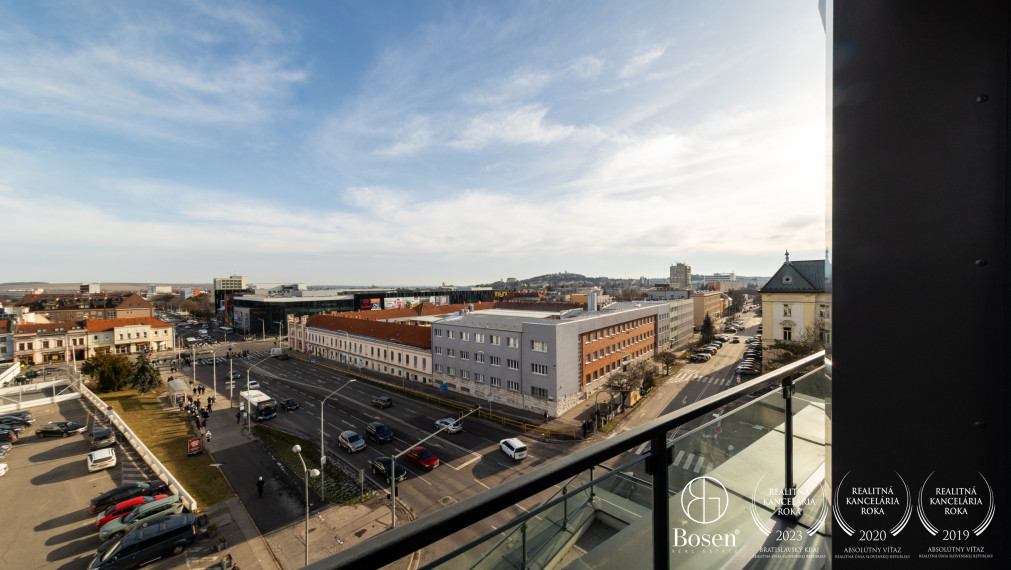 BOSEN | TABÁŇ BUSINESS LOUNGE offices in the heart of Nitra 6th floor