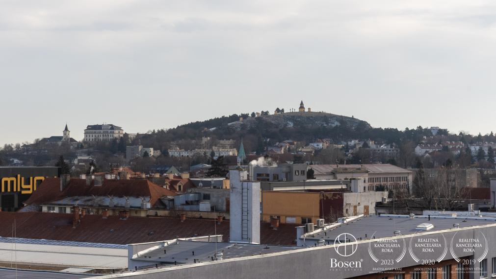 BOSEN | TABÁŇ BUSINESS LOUNGE offices in the heart of Nitra 6th floor