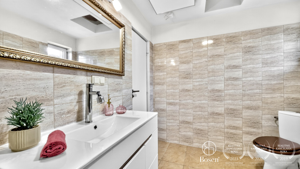 BOSEN | Rodinný dom s vidieckym nádychom v obci Číž, 1009m2